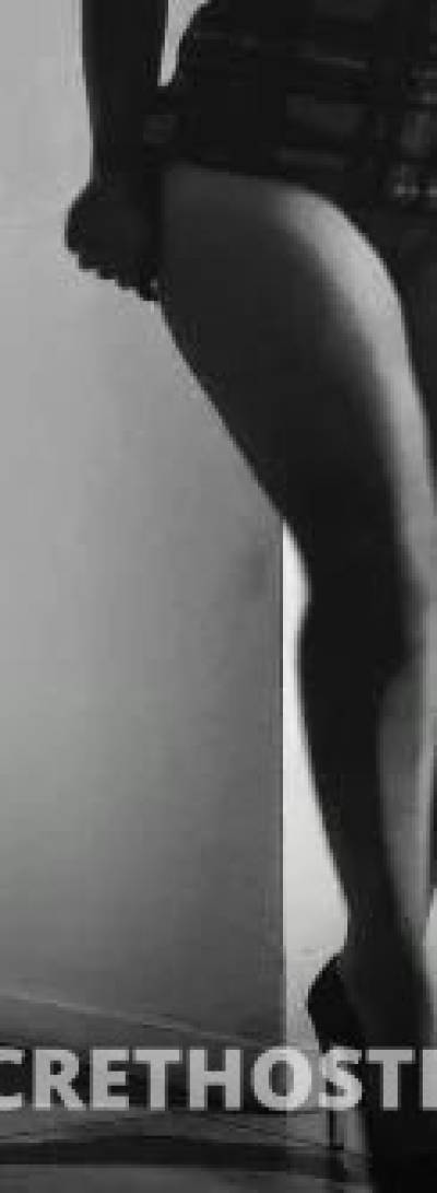 30 year old Escort in Mooloolaba Sunshine Coast Outcalls to all suitable locations sunny coast