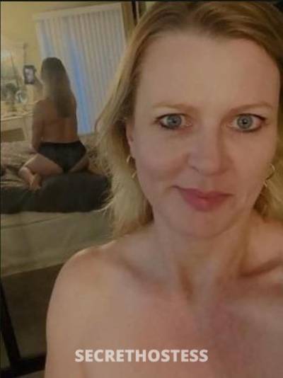 48Yrs Old Escort Green Bay WI Image - 0