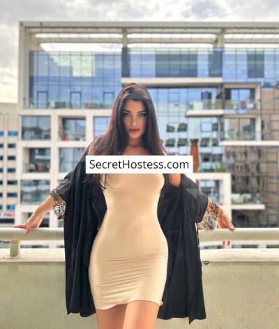 22 Year Old Caucasian Escort Riyadh Black Hair Green eyes - Image 5