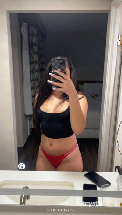 18Yrs Old Escort Size 6 152CM Tall Chicago IL Image - 2