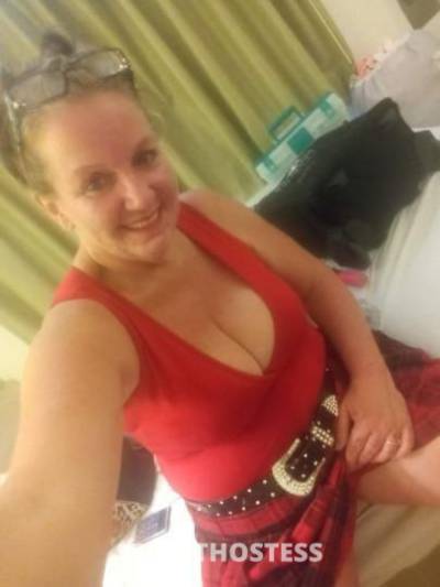 40 year old Escort in Raleigh NC Gorgeously women with an Open mind