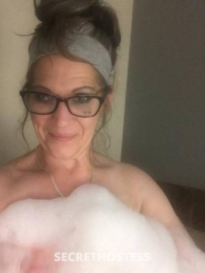 44 year old Escort in South Bend IN who is ready for some bubbley fun with me Kimmy