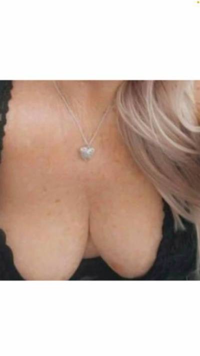Relaxing massage with mature lady in Newcastle