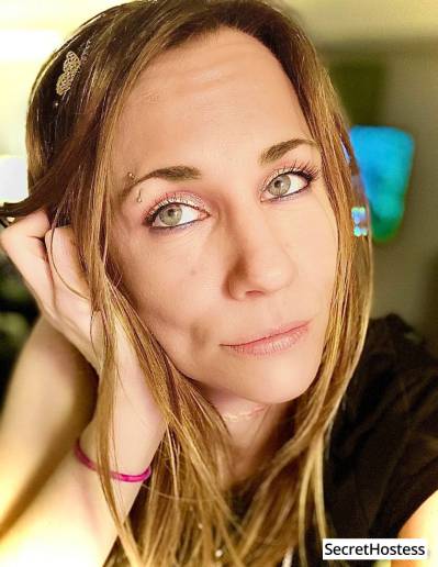 30 year old American Escort in Nashville TN #1 Girl Next Door Sensual Sexy &amp; Petite
