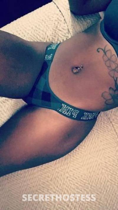 25 year old Escort in St. Louis MO Chocolate offer hey guys its chocolate hot and sexy pussy