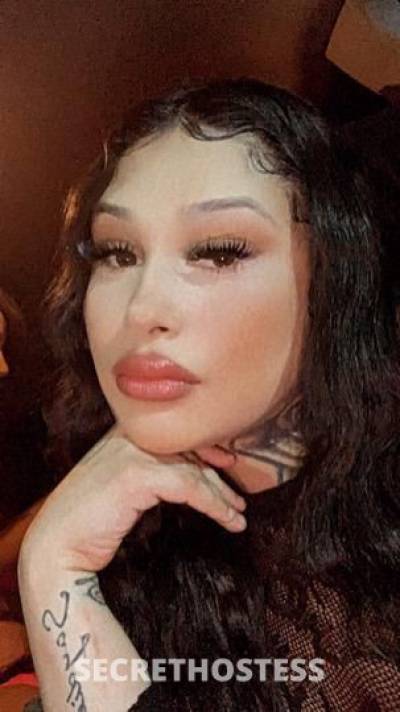 25 year old Escort in Fresno CA jaw breaking skills hhr fun