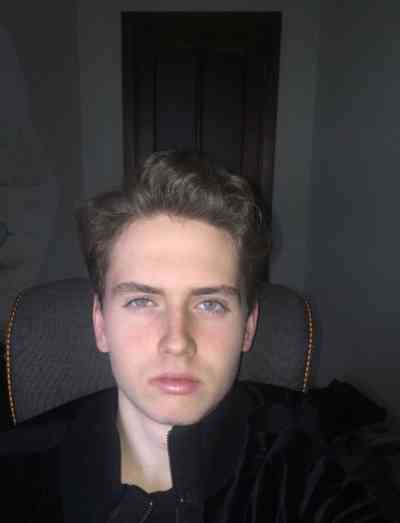 18 year old Escort in Warsaw Bottom boy