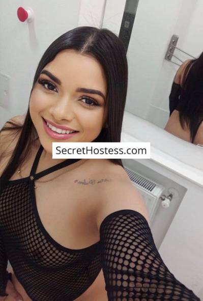 25 Year Old Latin Escort Split Black Hair - Image 1