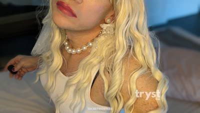 30 Year Old Caucasian Escort Miami FL Blonde - Image 3