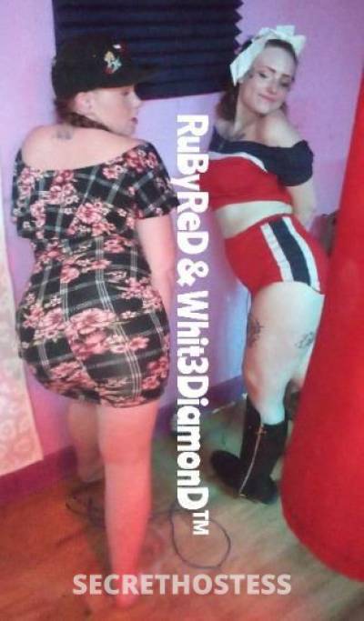 2 girl service white diamond and rubyred provide discreet  in Memphis TN