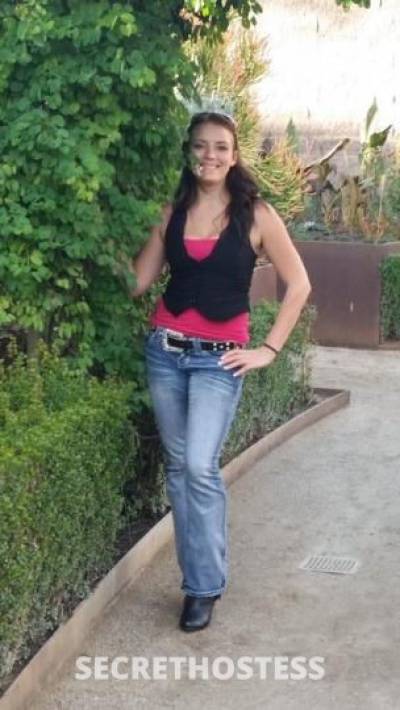 32 year old Escort in Alexandria LA Hottie in call and out call 30 min special