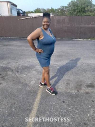 49 Year Old Escort Chicago IL - Image 3