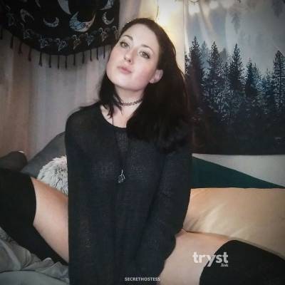 30 Year Old Irish Escort Denver CO Dark Hair Green eyes - Image 1