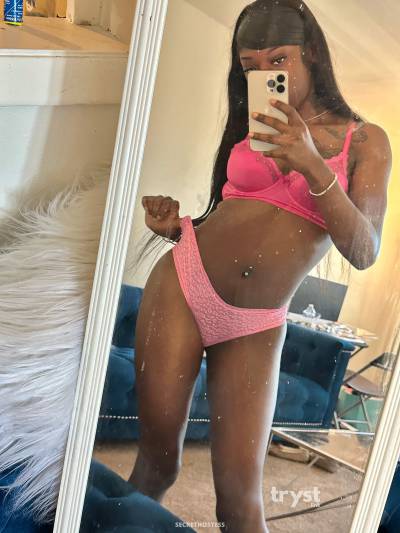 Chanel Bee 20Yrs Old Escort 174CM Tall Milwaukee WI Image - 1