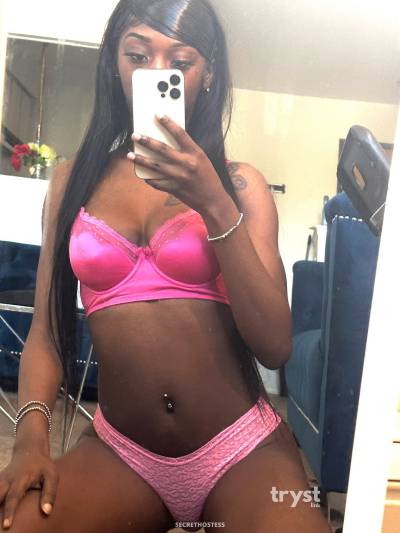 Chanel Bee 20Yrs Old Escort 174CM Tall Milwaukee WI Image - 2