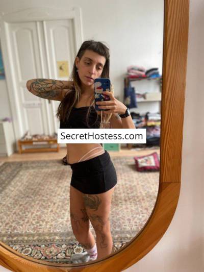 26 Year Old Hispanic Escort Berlin Brown Hair Brown eyes - Image 5