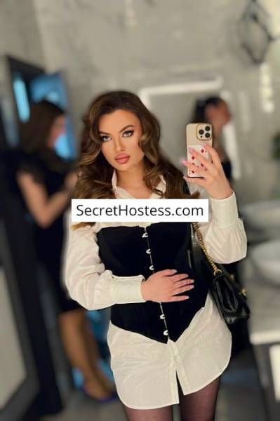 23 Year Old Caucasian Escort Prague Brown Hair Green eyes - Image 8