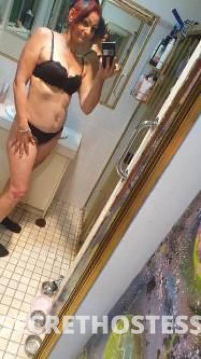 40 year old Australian Escort in Brisbane Come and fuck my pussy good