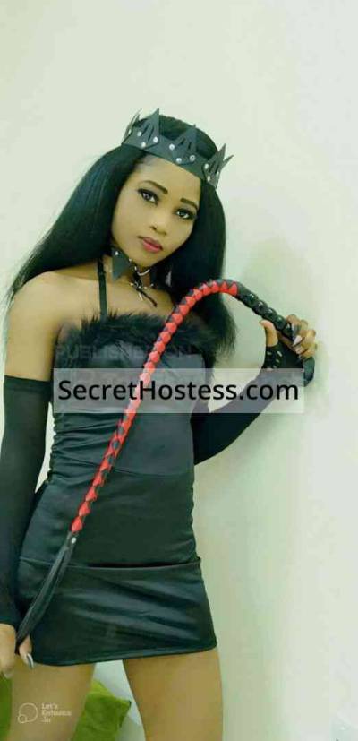 22 Year Old Central African Escort Riyadh Black Hair Brown eyes - Image 3