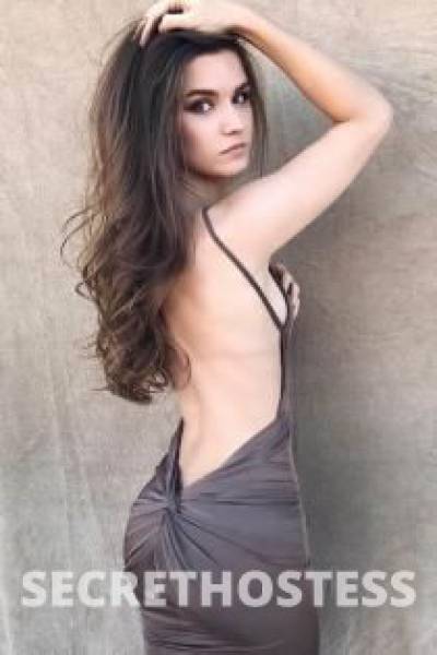 23 Year Old Italian Escort Milan Brown Hair Gray eyes - Image 1