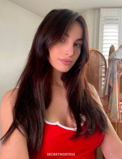 28 year old Escort in Vanier I’m available for full services and no restrictions