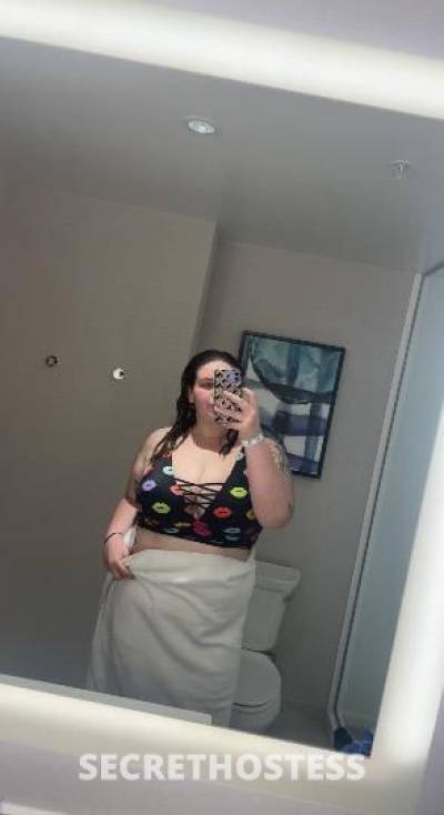 busty brunette looking for some fun in Little Rock AR