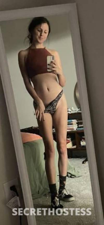 24 year old Escort in Akron OH 100 Raw sex Small rate I m available for incall outcall 24 7