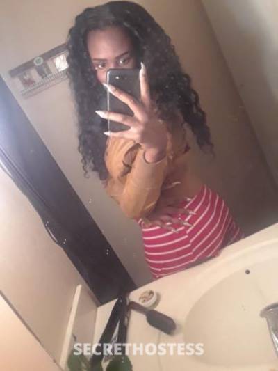24 year old Escort in Memphis TN Slim Petite Chocolate Treat