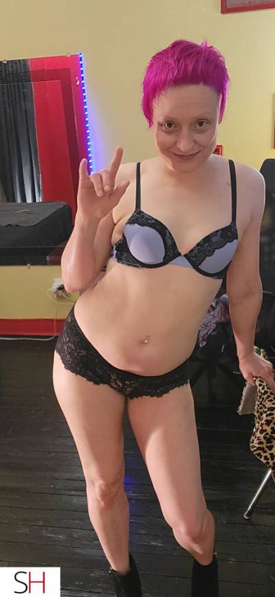 34 Year Old Asian Escort Montreal - Image 1