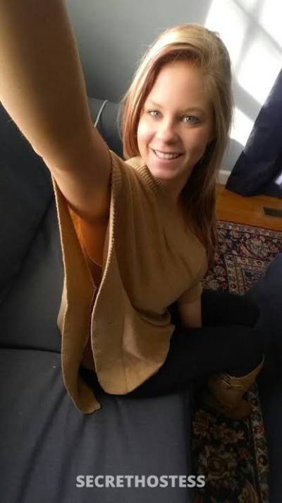 28 year old Asian Escort in Akron OH Available NOW