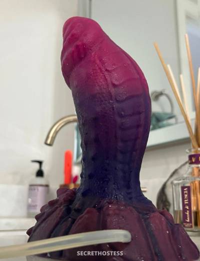 27 year old Escort in Springfield MO I’m female escort available for hook up and I sell my hot 