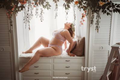 Nicola - Your Curvy BBW Dream Come True in Toronto