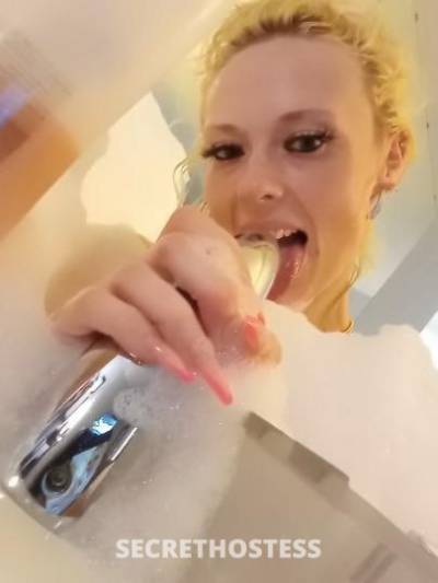 25 year old Escort in Rochester NY Blondes Have More Fun