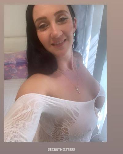 37 year old Asian Escort in Ocala FL Sexy, Seductive Holly.. An experience you don't wanna 
