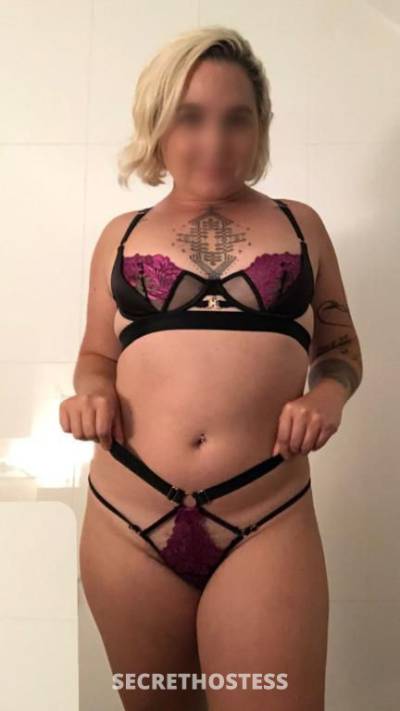 Juno Paige- Supremely Sexy Blonde in Darwin