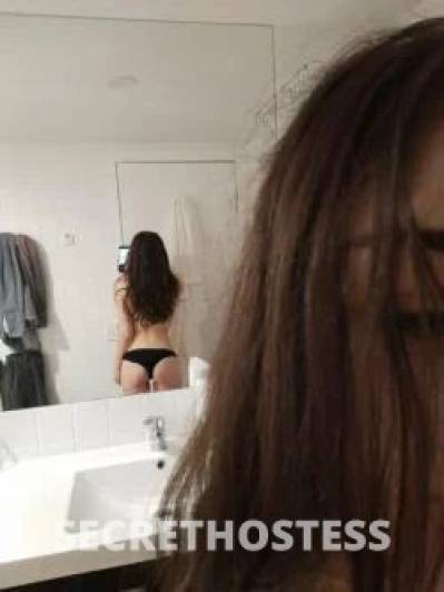 27 year old Escort in Kelvin Grove Brisbane Broke and bored student wanting toy play