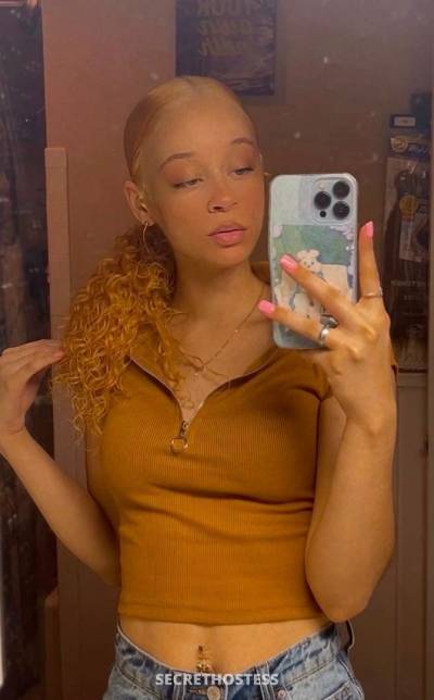 24 year old Escort in Albany NY Hookup, Sex, Sells Drugs and Weed