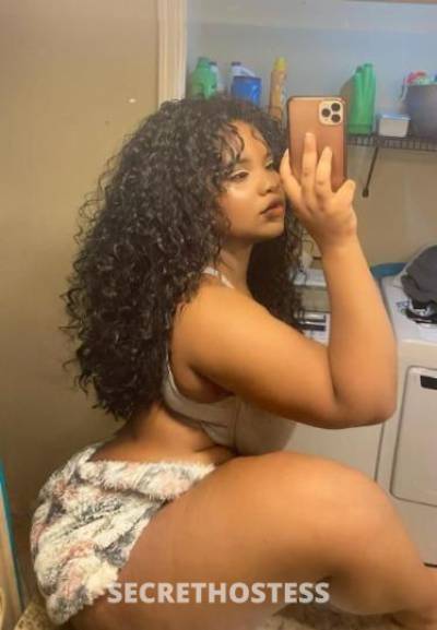 27 Year Old Colombian Escort Chicago IL - Image 4