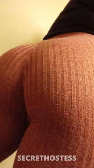 30 year old American Escort in Desmoines IA im new here short but fun good vibes pretty lil light skin 