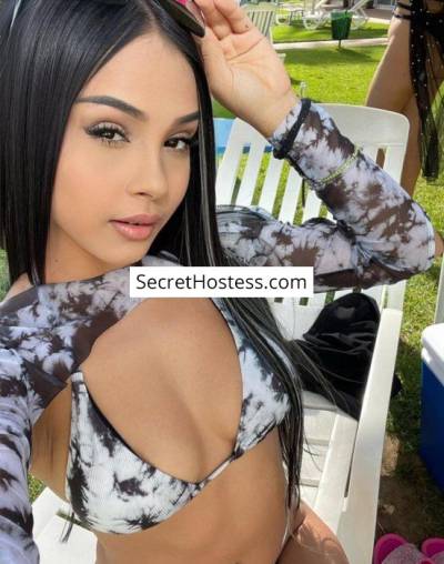 23 Year Old Latin Escort Split Black Hair Brown eyes - Image 4