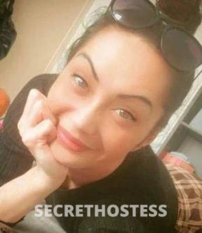 33 year old Australian Escort in Aeroglen Cairns Aussie c reme pie loving milf