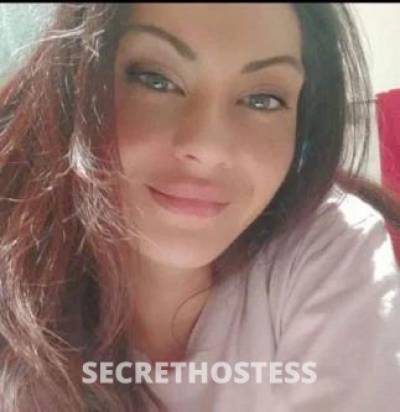 33 year old Escort in Aeroglen Cairns Yummy mummy milf playing now