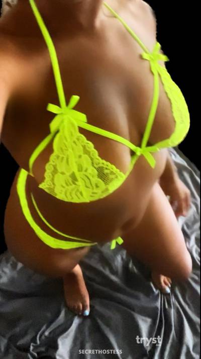 Coco 20Yrs Old Escort Size 6 157CM Tall Louisville KY Image - 1