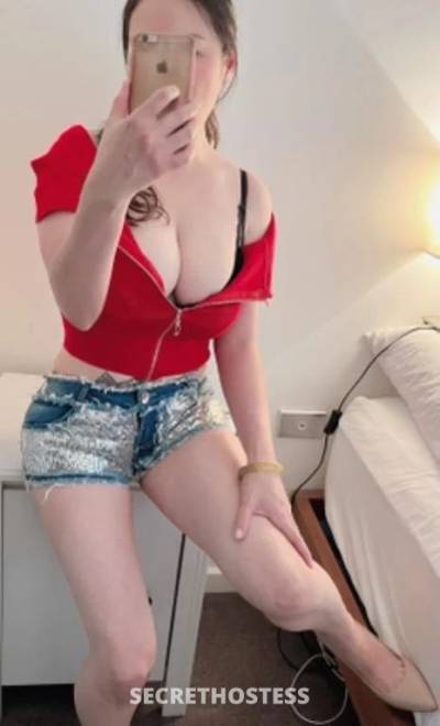 20 year old Japanese Escort in Blackstone Heights Launceston lovey girl sweet hot kisses form lips tongue
