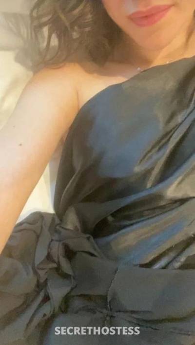 29 year old Escort in Sydney Lady on the streets, dirty in the sheets