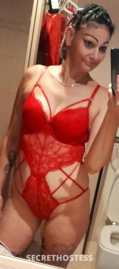 40 year old Australian Escort in Brisbane Come fuck me like a slut I love it