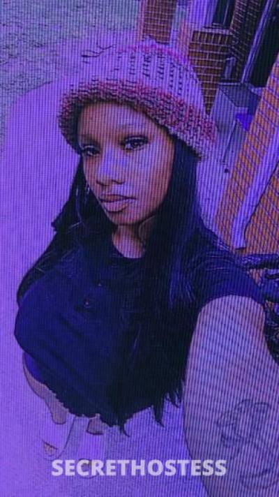 19 year old Escort in Memphis TN INCALLS AND OUTCALLS AVAILABLE ask me about my specials