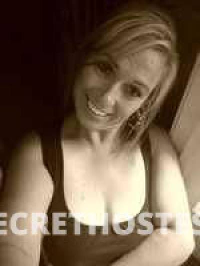 44 year old Escort in Memphis TN Nymphomanic milf milk mom