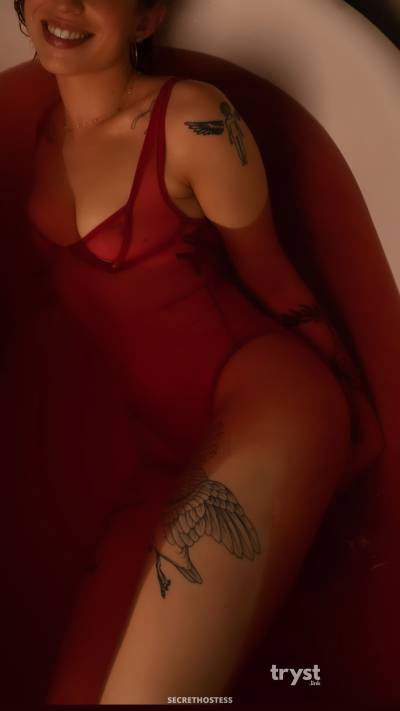 30 year old American Escort in Baltimore MD Daphne - smart and sultry