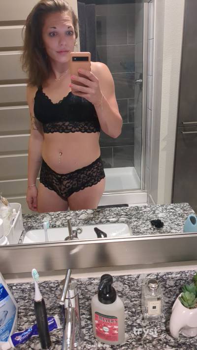 26 Year Old Irish Escort Austin TX Brunette - Image 1